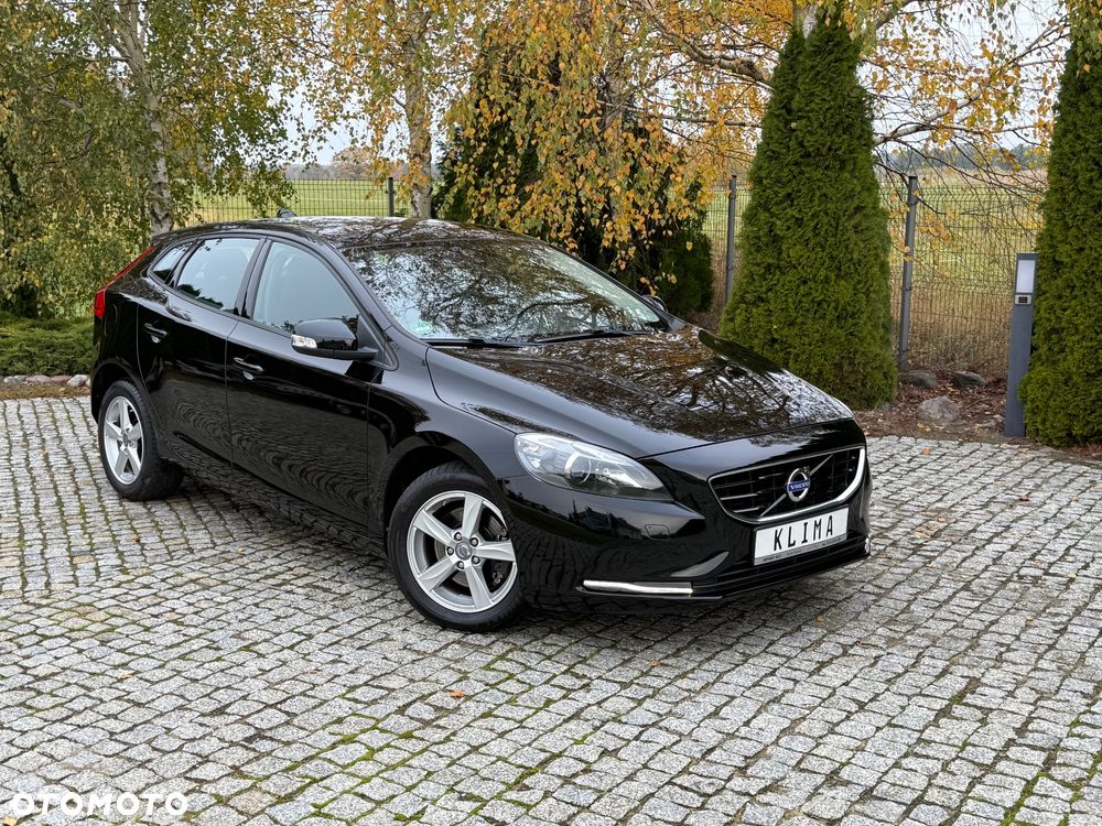 Volvo V40 T2 Momentum - 24