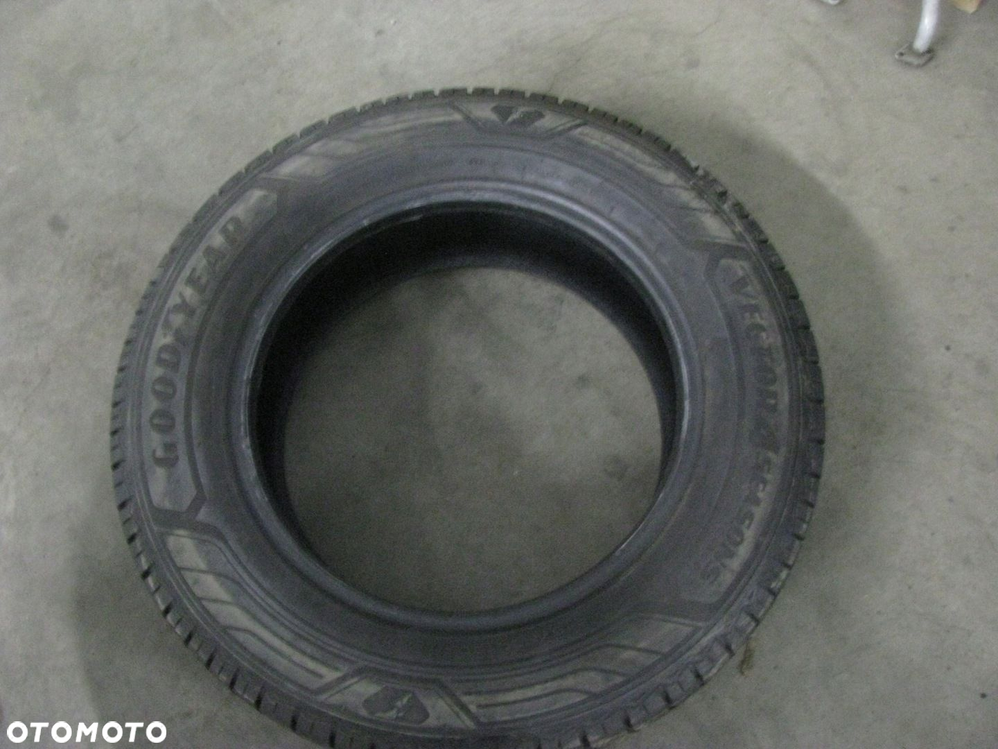 GOODYEAR VECTOR 4 SEASONS CARGO 215/65R16C 8mm 1 SZT. - 2