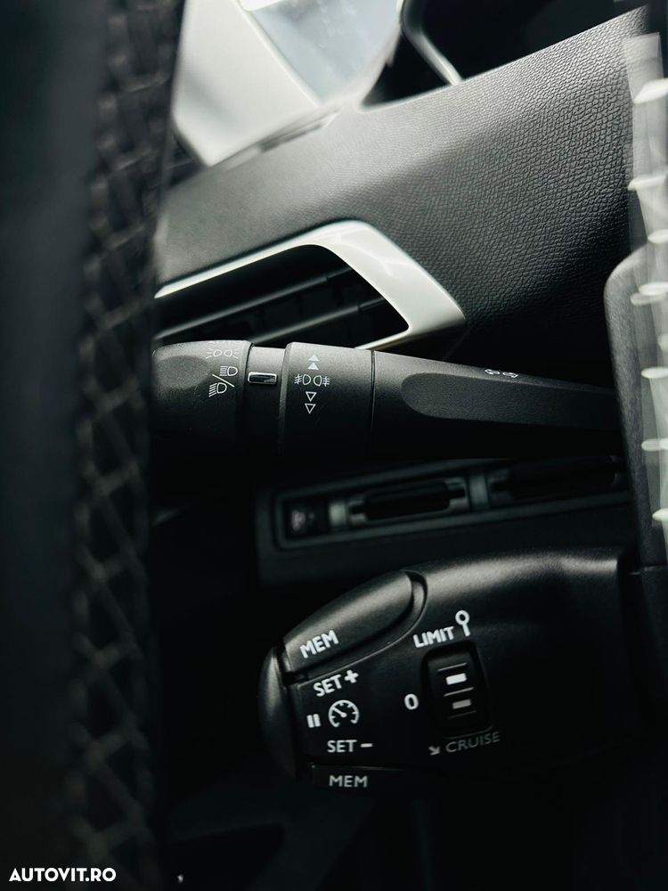 Peugeot 3008 PureTech 130 Stop & Start GPF Active - 31