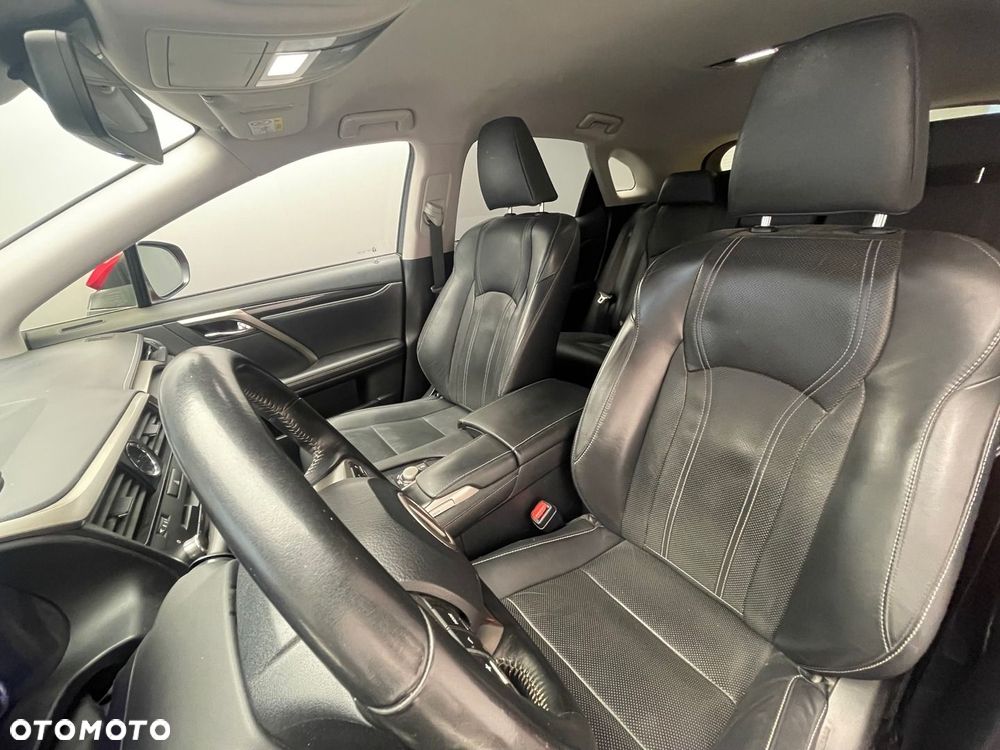 Lexus RX - 9