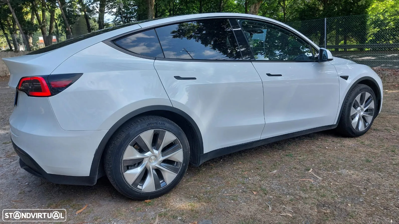 Tesla Model Y - 7