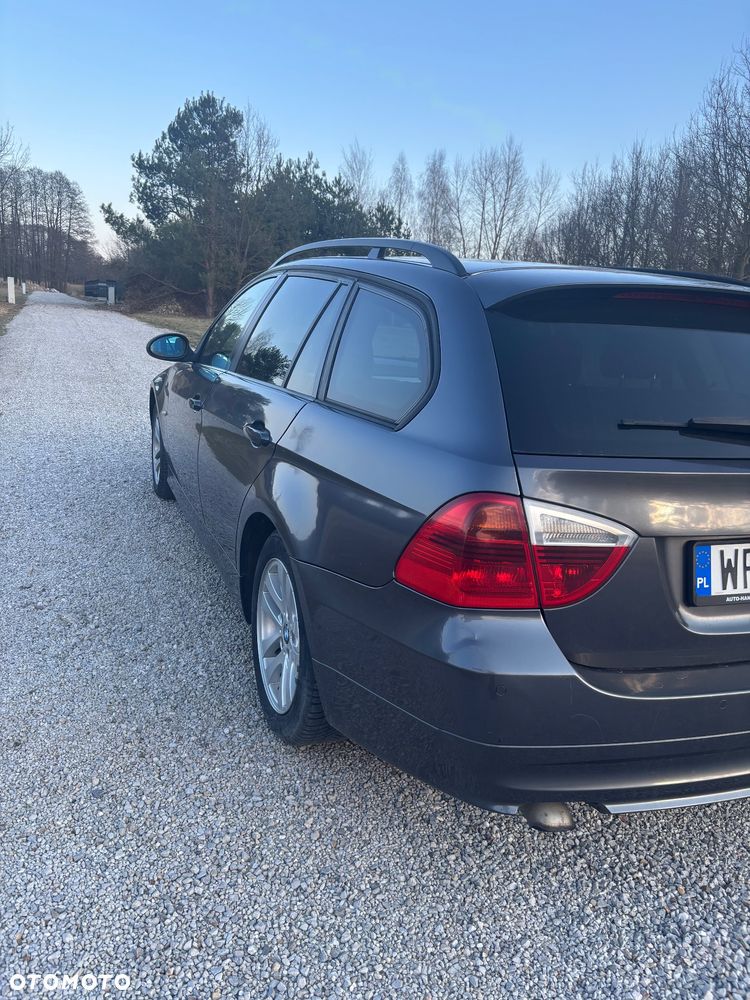 BMW Seria 3 318d - 4