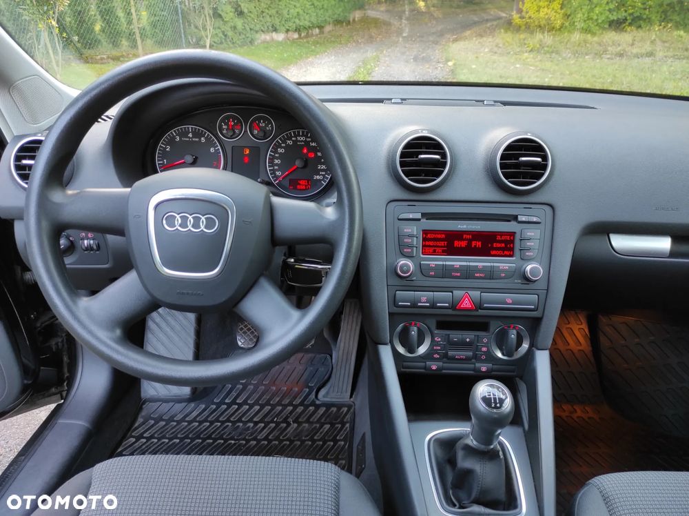 Audi A3 3-drzwiowe 1.6 Attraction - 16