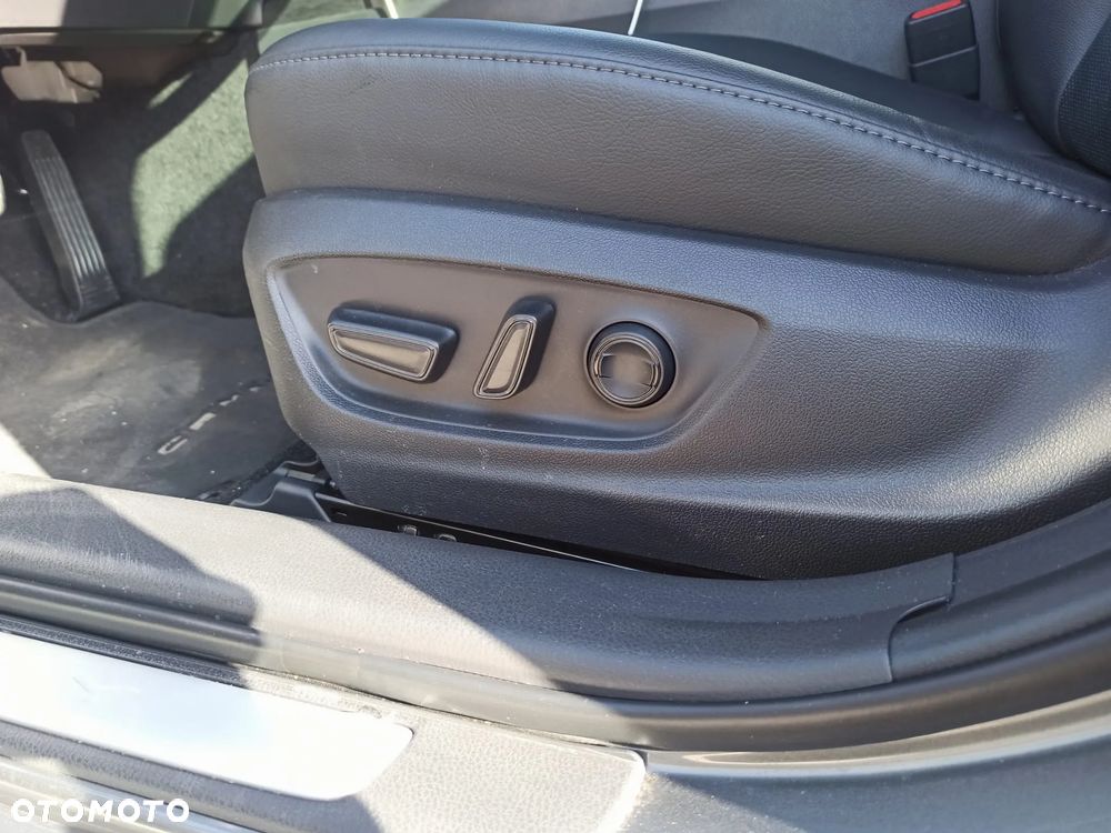 Toyota Camry 2.5 Hybrid Executive CVT - 30