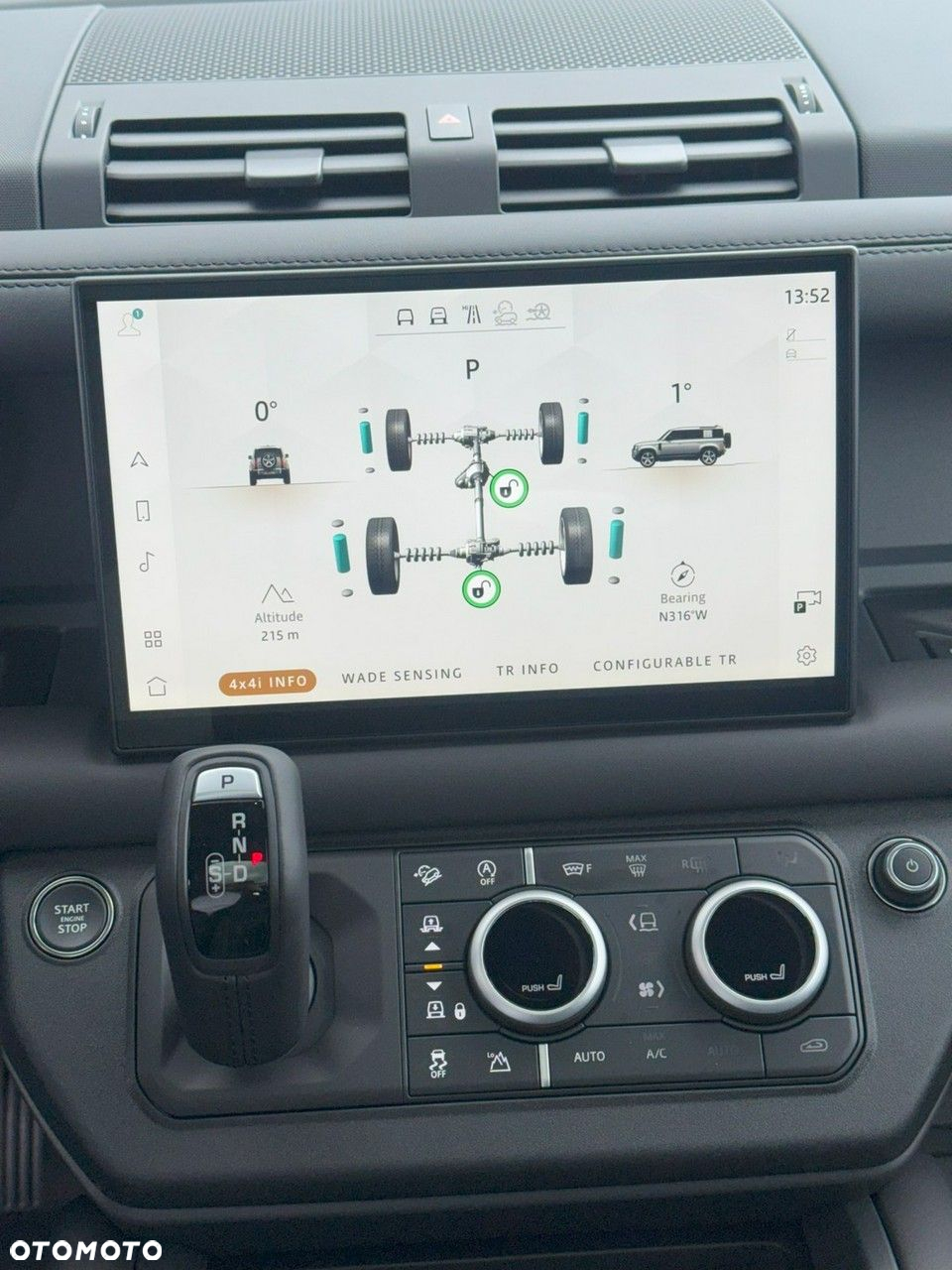 Land Rover Defender - 18