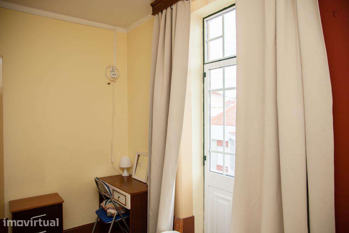 Quarto - localizado em Montes Claros Coimbra - Grande imagem: 3/36