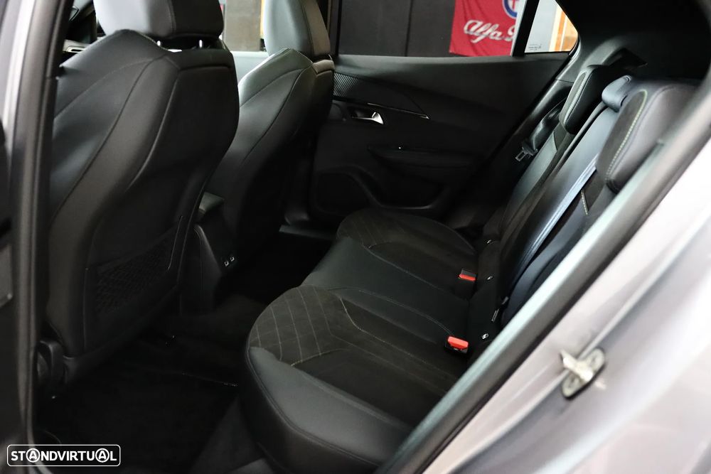 Peugeot 2008 PureTech 155 EAT8 GT - 21