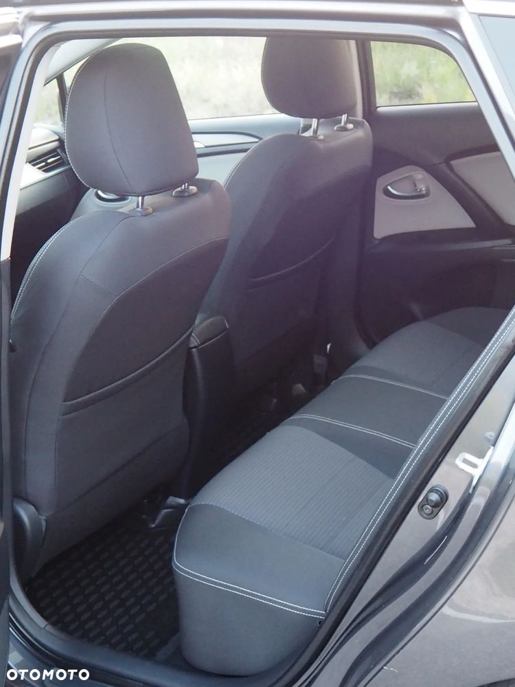 Toyota Avensis Touring Sports 2.0 D-4D Edition-S - 15