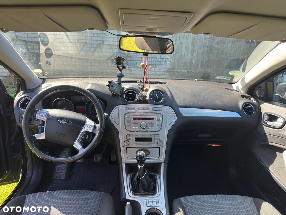 Ford Mondeo - 4