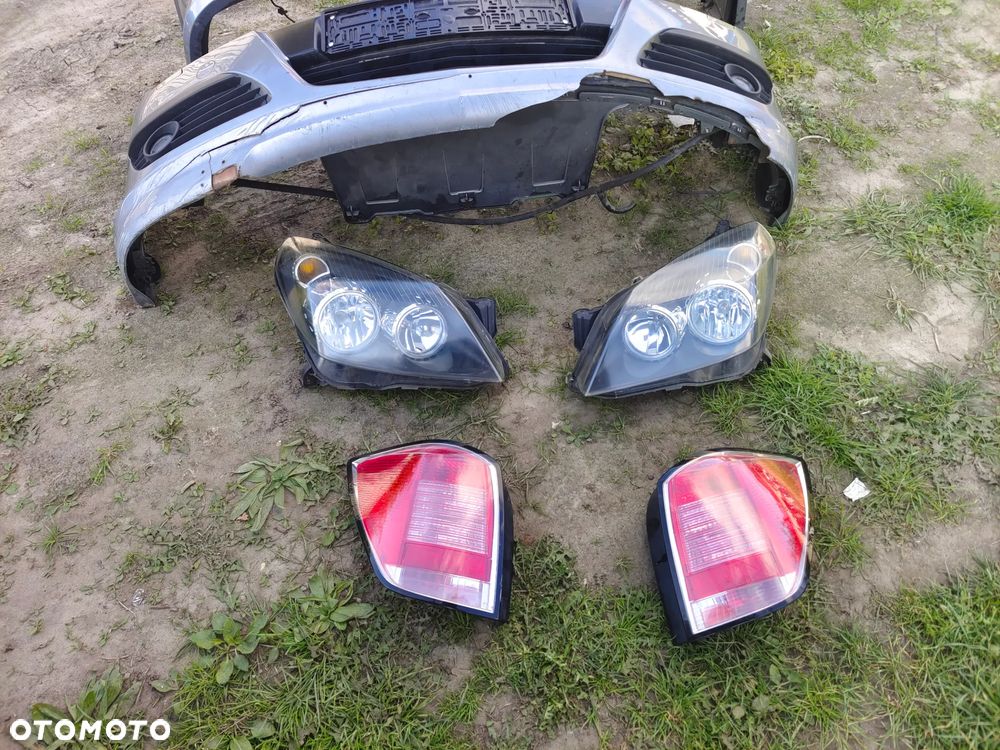 Opel Astra h kombi lampa tył tylna prawa lewa