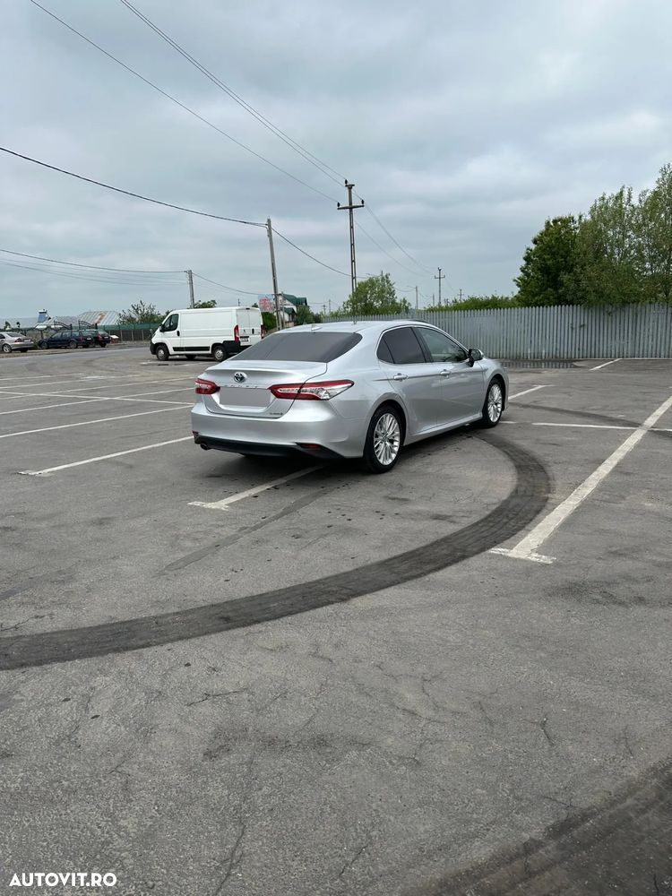 Toyota Camry 2.5 HEV Executive - 3