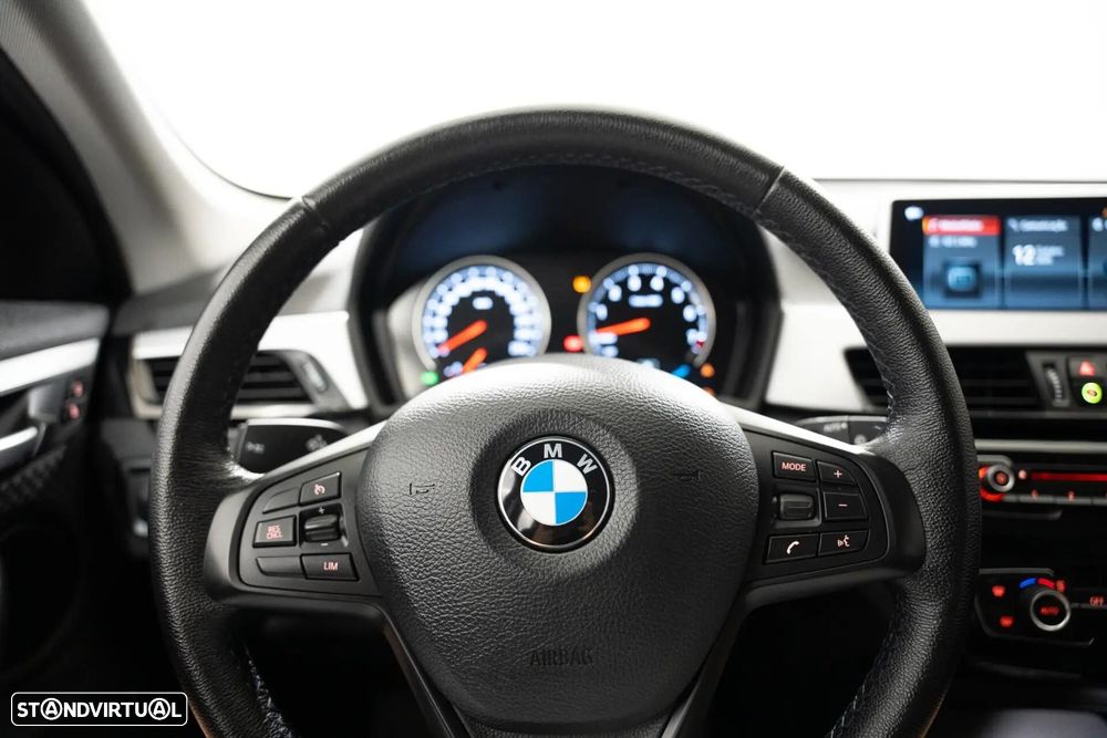 BMW X1 25 e xDrive Corporate Edition - 14