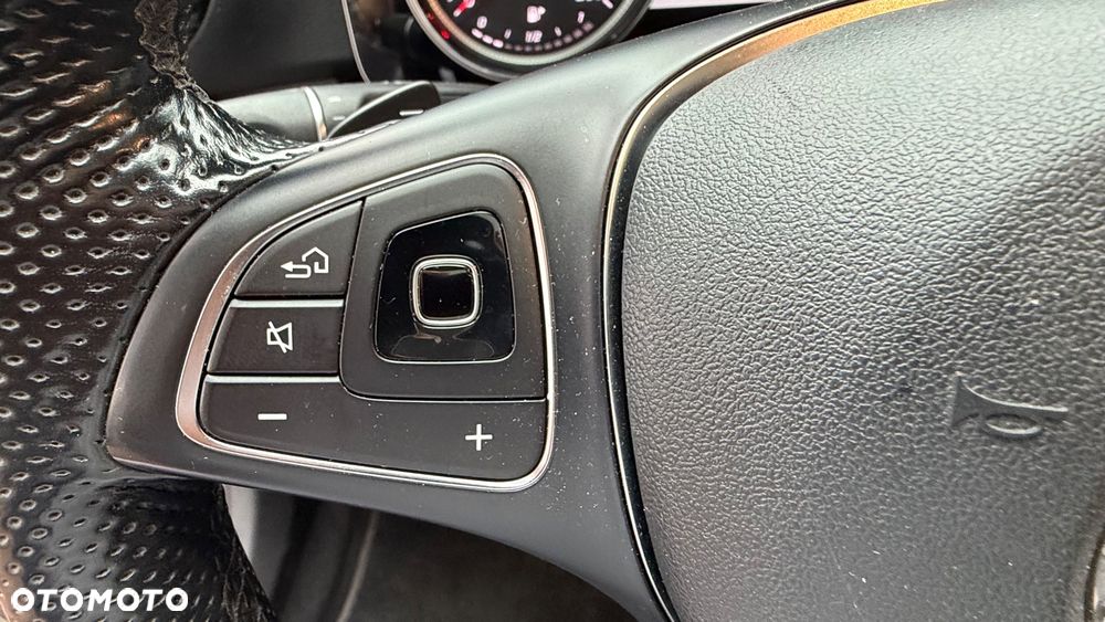 Mercedes-Benz Klasa E 200 CGI BlueEFFICIENCY Automatik Avantgarde - 29