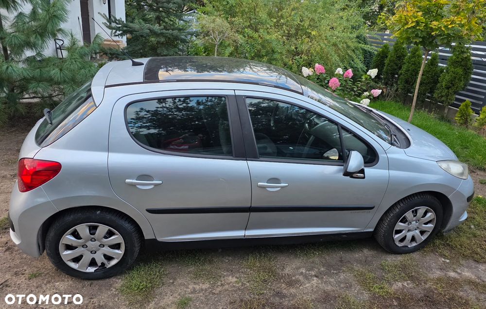 Peugeot 207 1.4 16V Trendy - 3