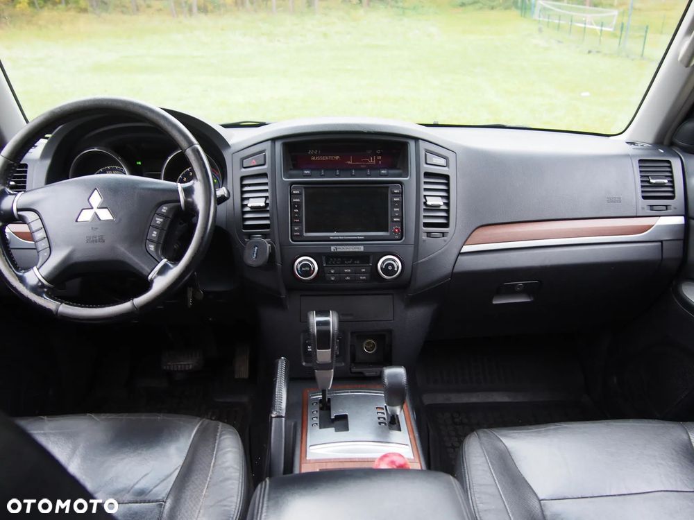Mitsubishi Pajero 3.2 DI-D Automatik Intense - 4