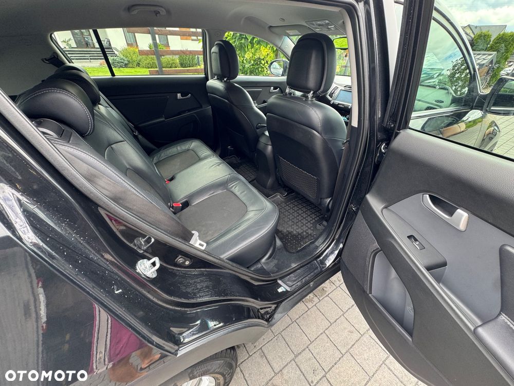 Kia Sportage 2.0 L - 8