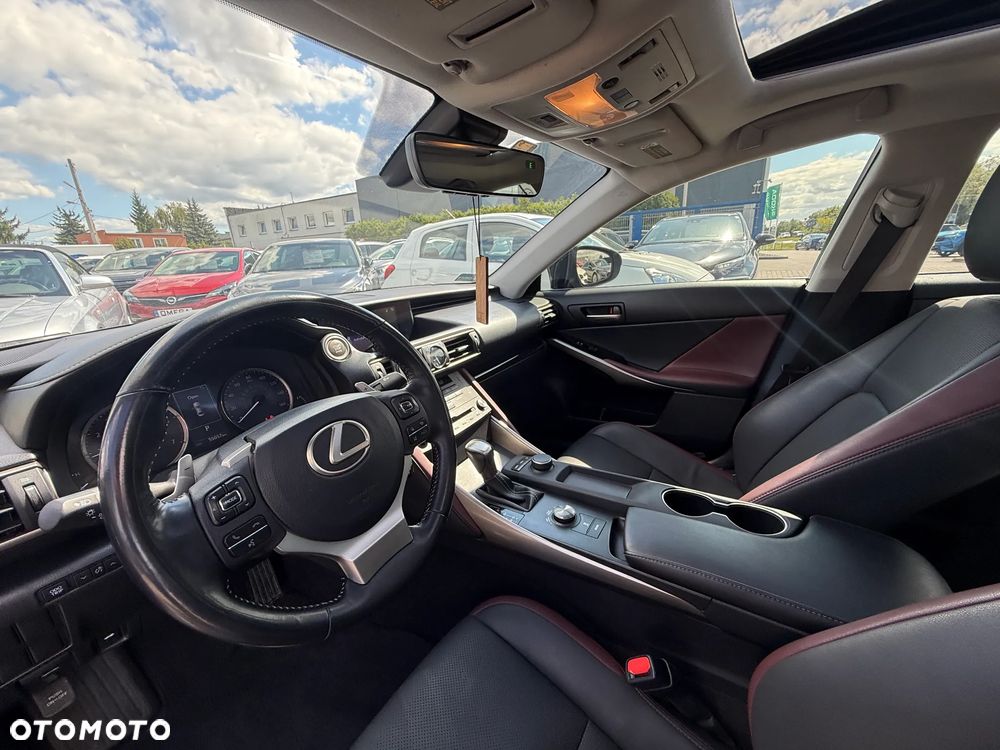 Lexus IS - 7