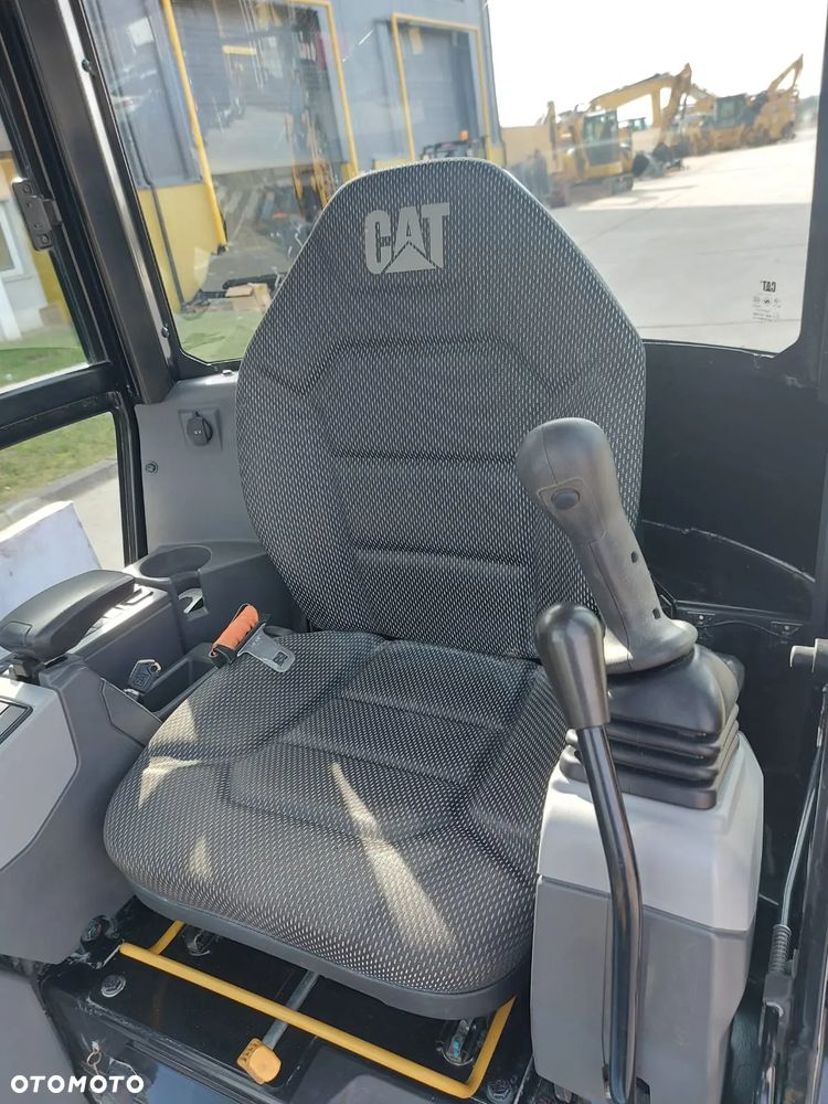 Caterpillar 301.8 - 10