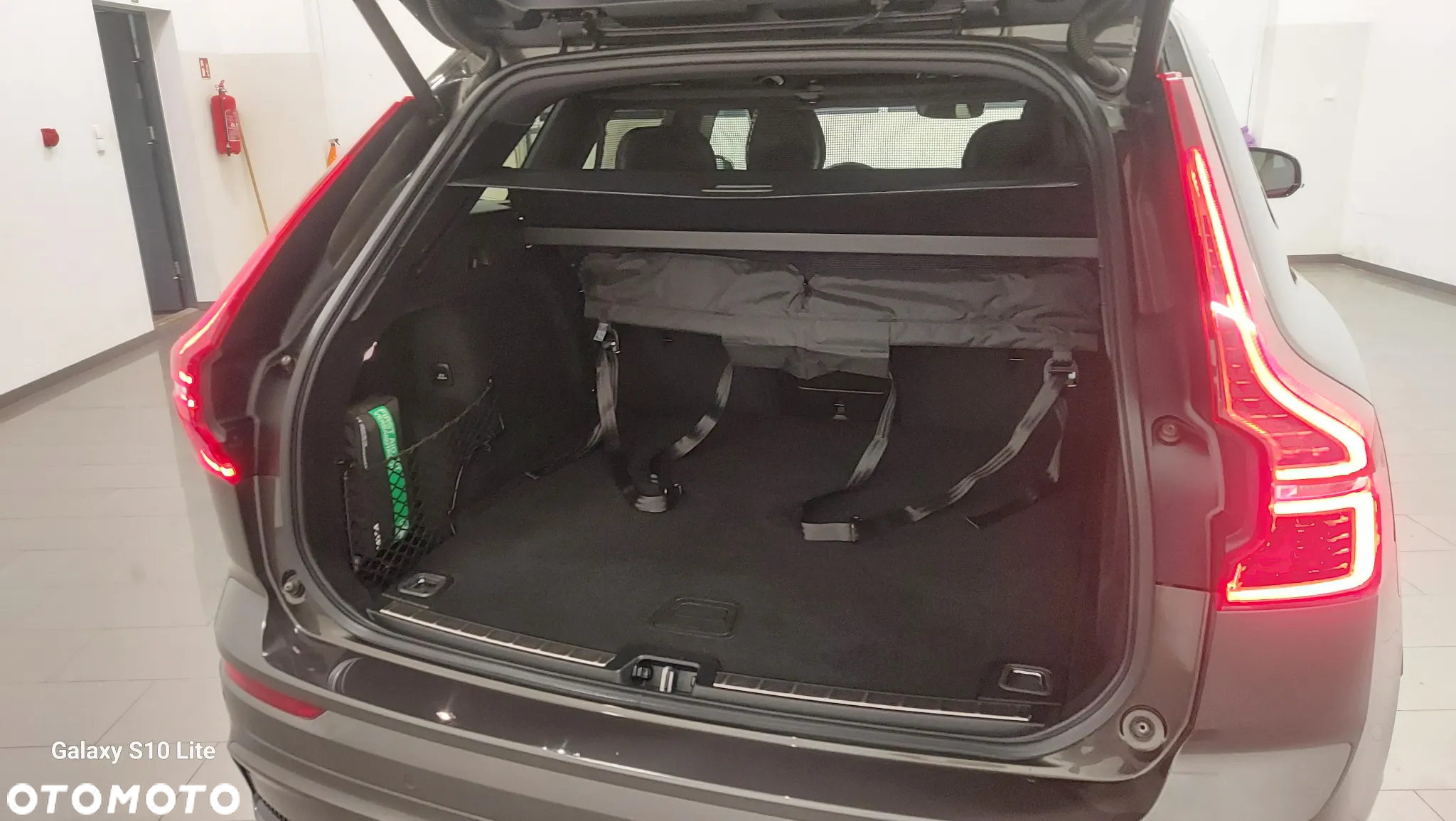 Volvo XC 60 B4 D Plus Dark - 11
