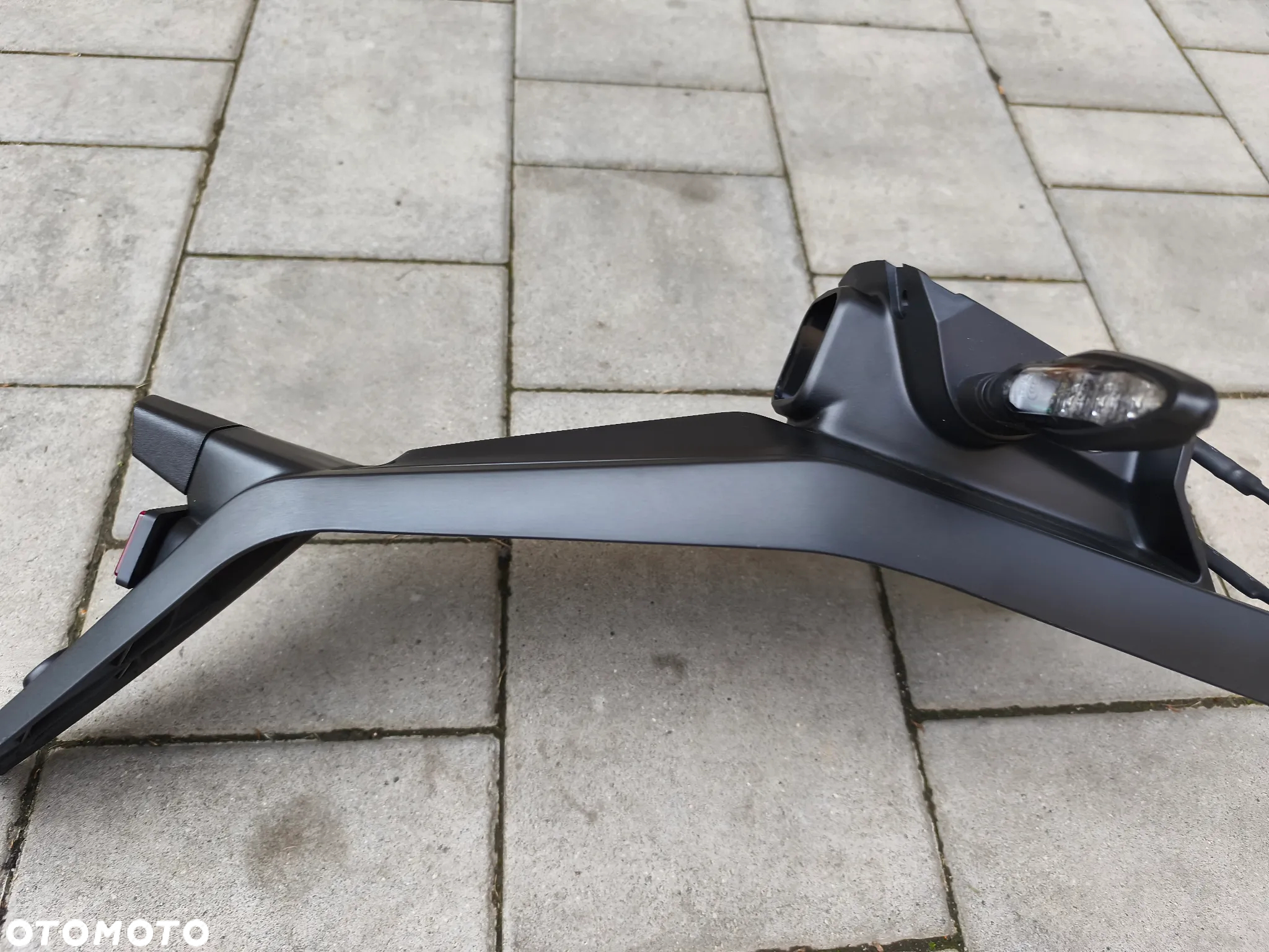 Mocowanie, podświetlenie tablicy rejestracyjnej, ogon, kierunkowskazy Husqvarna 701 SM - 13