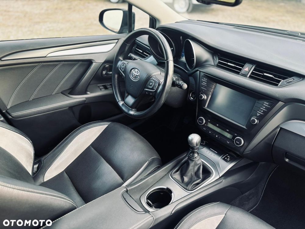 Toyota Avensis - 17