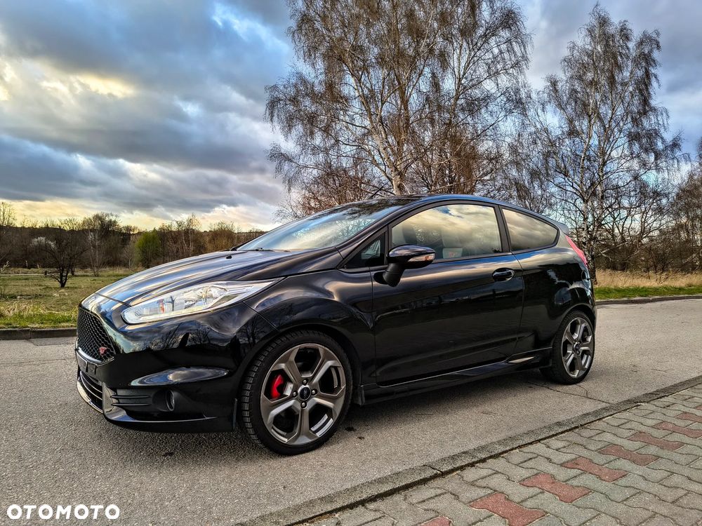 Ford Fiesta 1.6 EcoBoost ST - 9