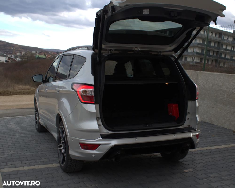 Ford Kuga 2.0 TDCi 4WD Powershift ST-Line - 6