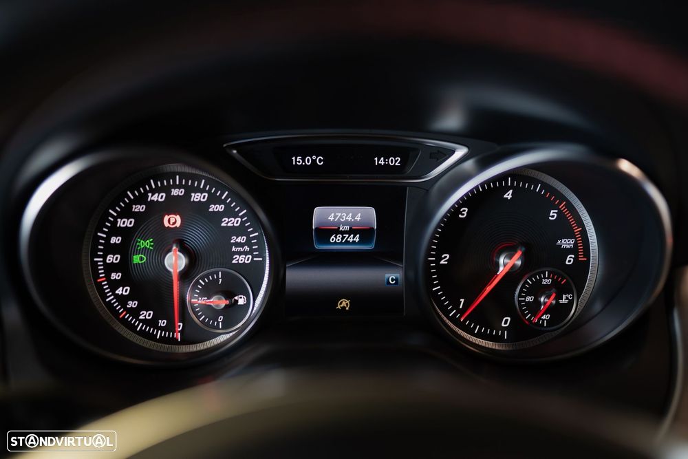 Mercedes-Benz CLA 180 d Shooting Brake AMG Line - 30