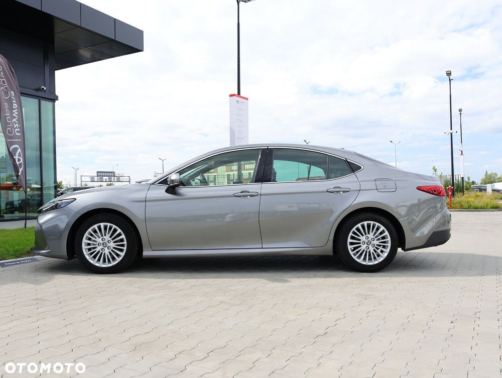 Toyota Camry - 5