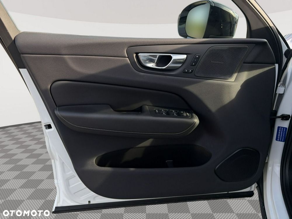 Volvo XC 60 B4 B R-Design - 11