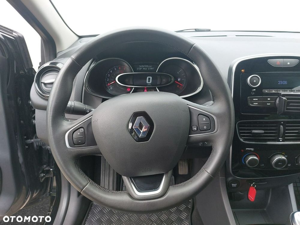 Renault Clio - 23