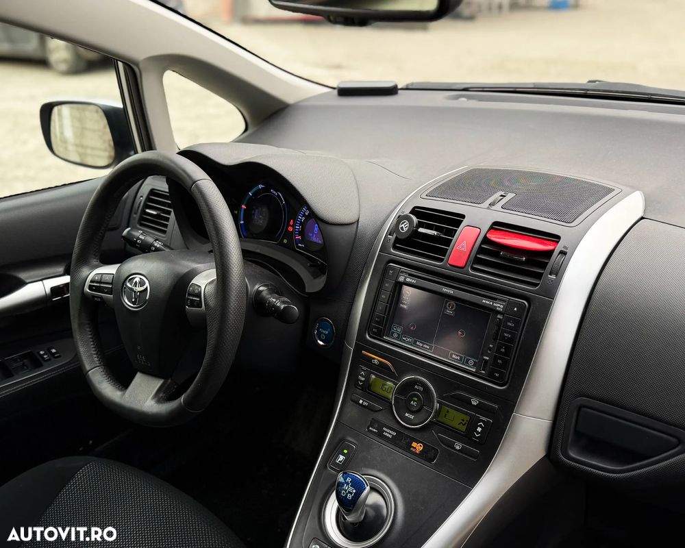 Toyota Auris 1.8 VVT-i Automatik Executive - 4