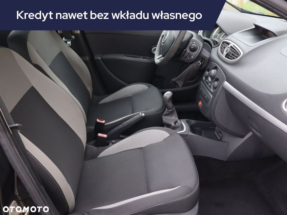 Renault Clio - 11