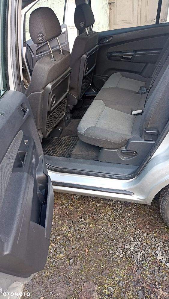 Opel Zafira 1.9 CDTI - 12