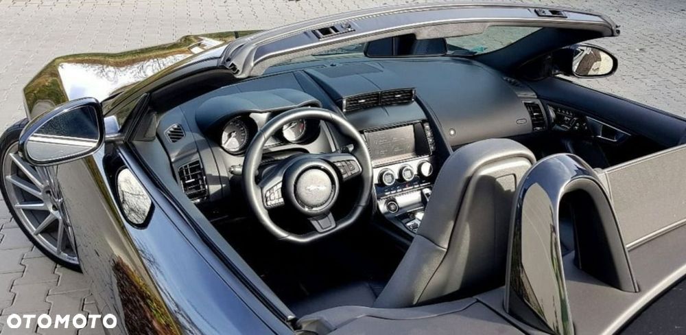Jaguar F-Type - 20