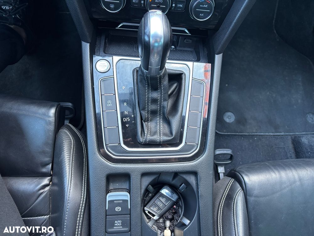 Volkswagen Passat 1.4 TSI ACT DSG R Executive - 12