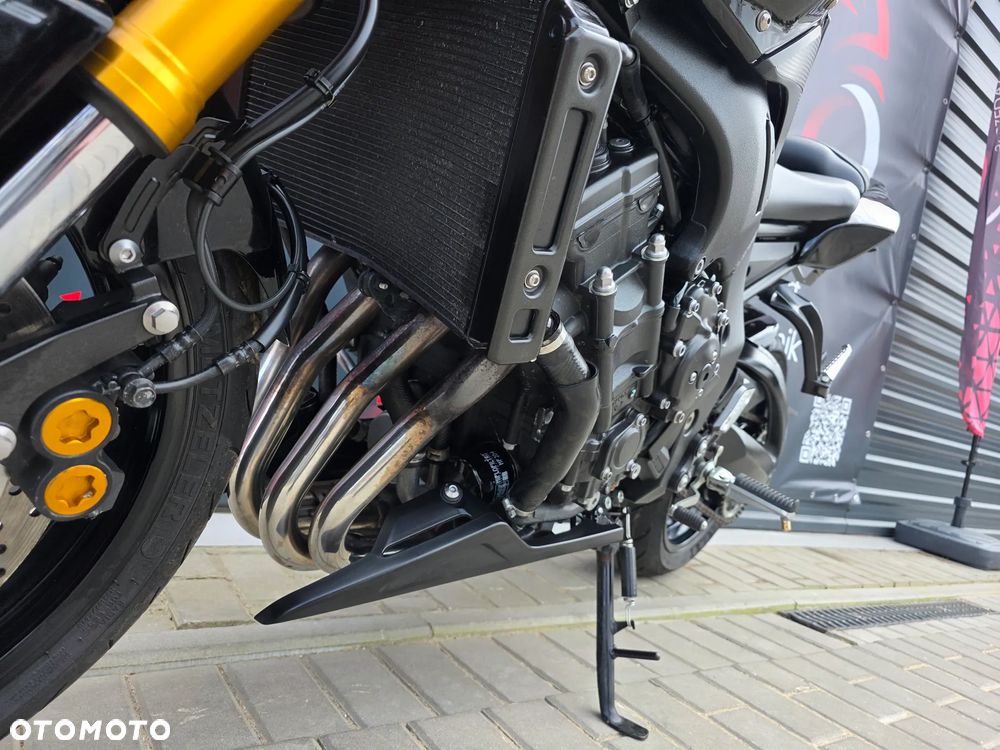 Yamaha FZ8 - 11