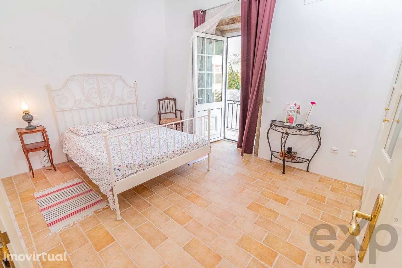 Moradia T3 Centenária Reabilitada, com Piscina, em Macieira de Cambra - Grande imagem: 5/7