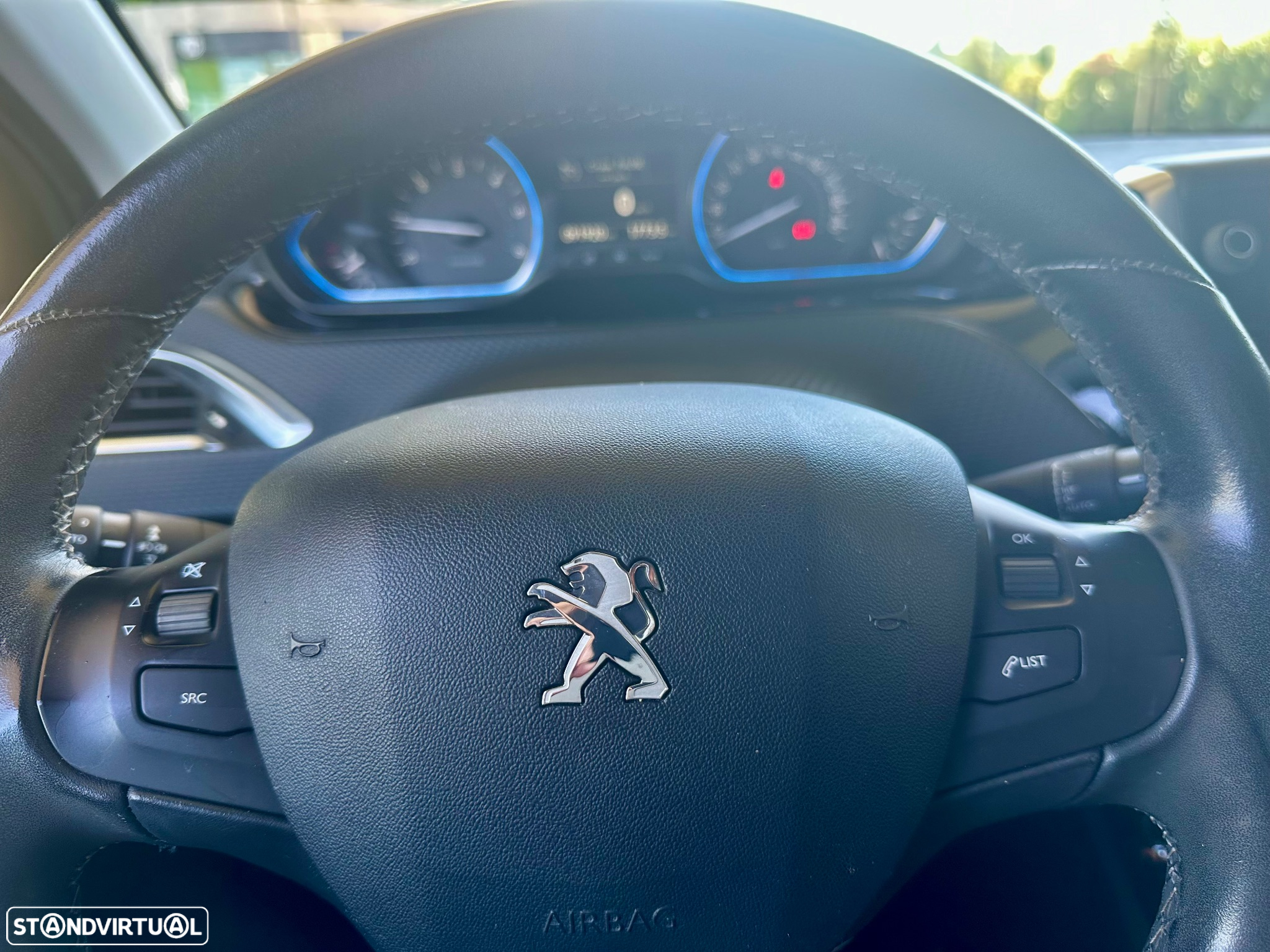 Peugeot 2008 1.6 BlueHDi Allure - 11