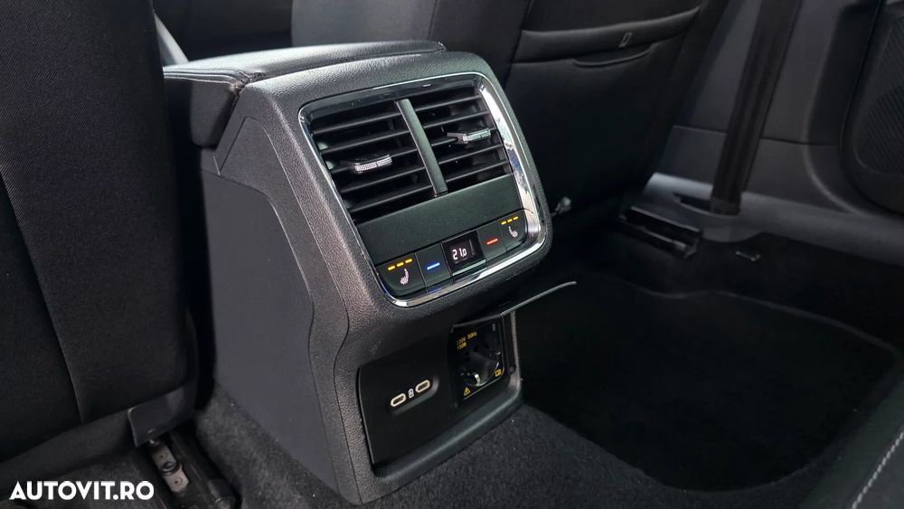 Skoda Octavia 2.0 TDI STYLE DSG - 25
