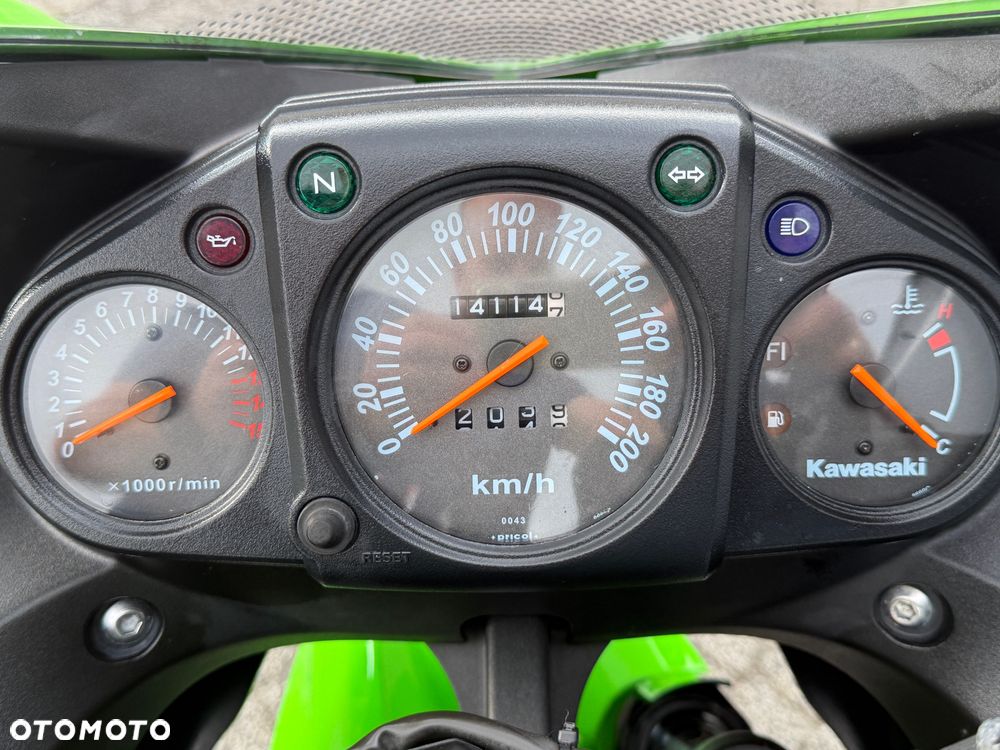Kawasaki Ninja 250R - 18