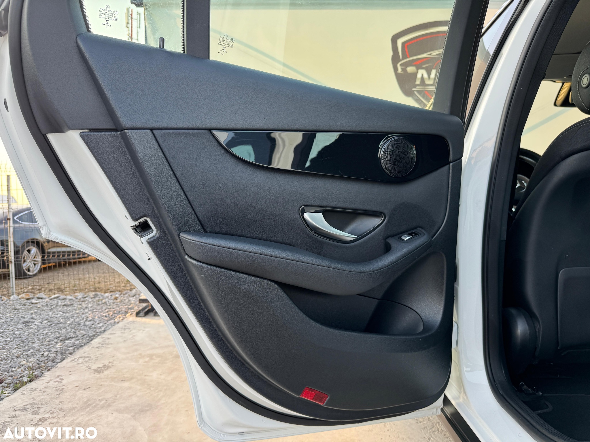 Mercedes-Benz GLC 200 d 4Matic 9G-TRONIC - 25