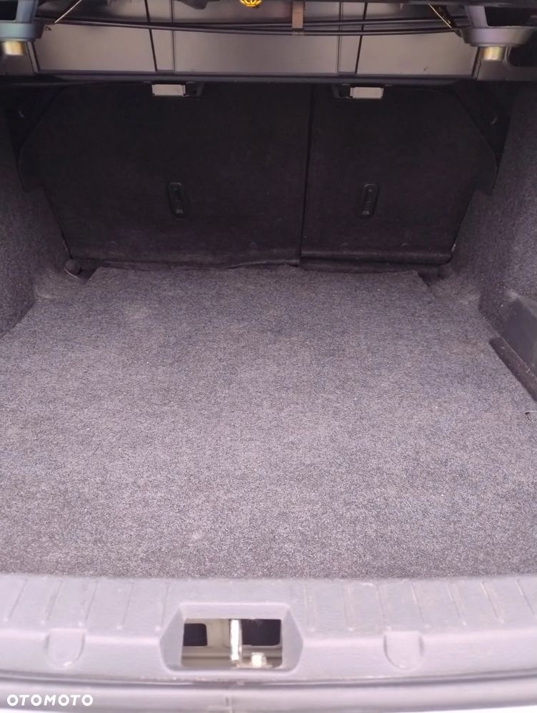 Toyota Corolla - 10