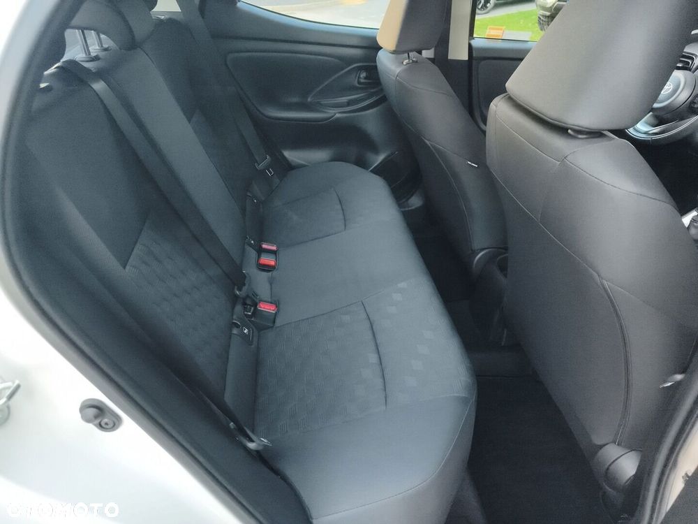 Toyota Yaris 1.5 Comfort - 11