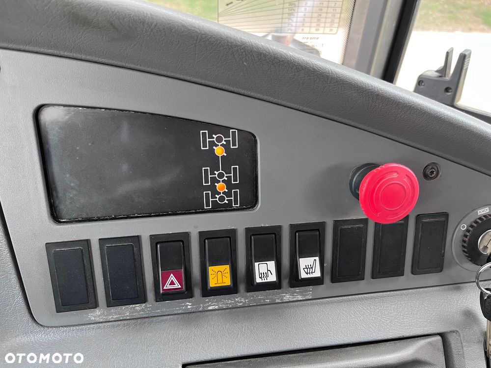 Volvo A25E - 32