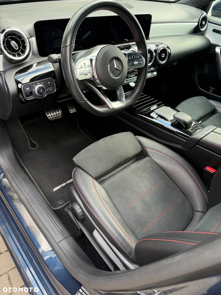 Mercedes-Benz Klasa A 220 4-Matic AMG Line 7G-DCT - 12