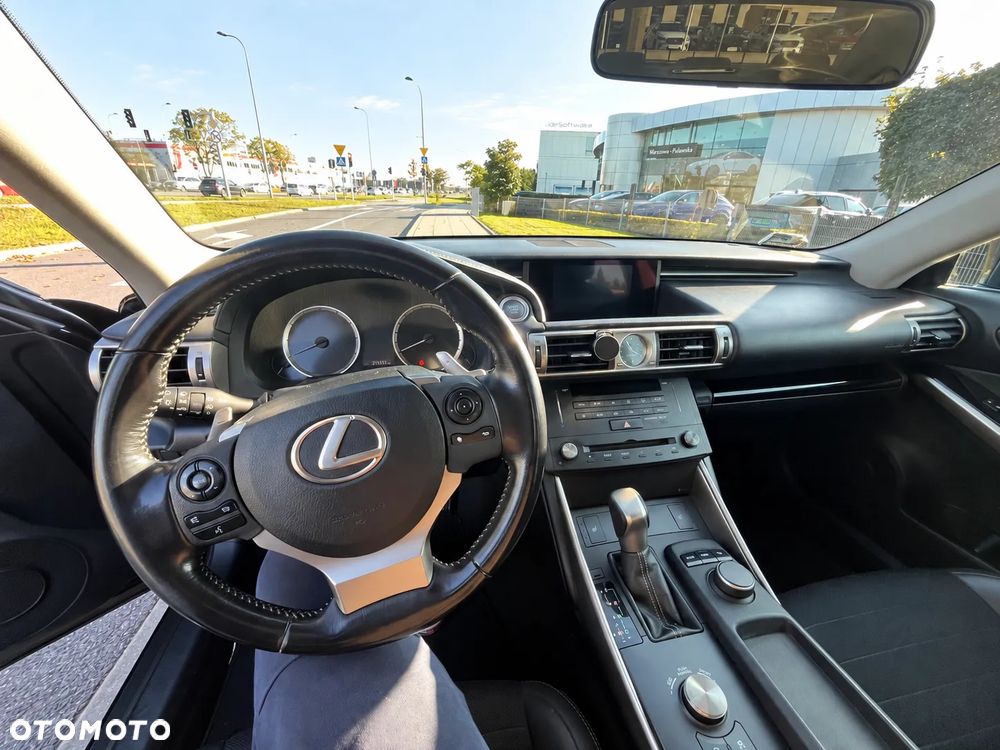 Lexus IS 200t Elite - 2