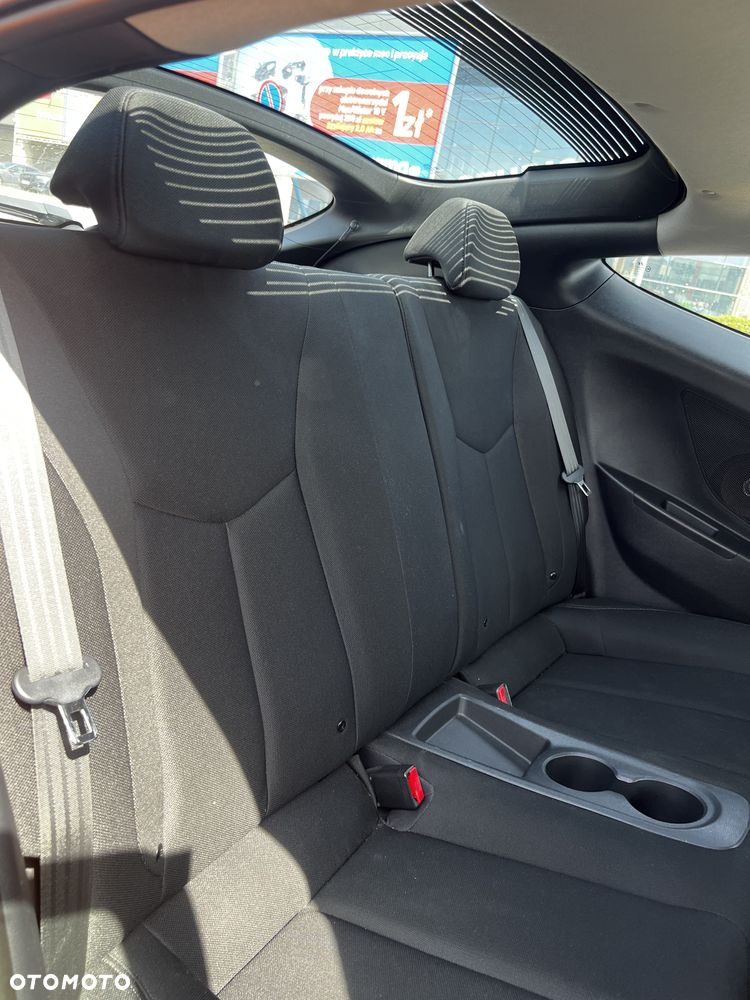 Hyundai Veloster 1.6 GDI Comfort - 24