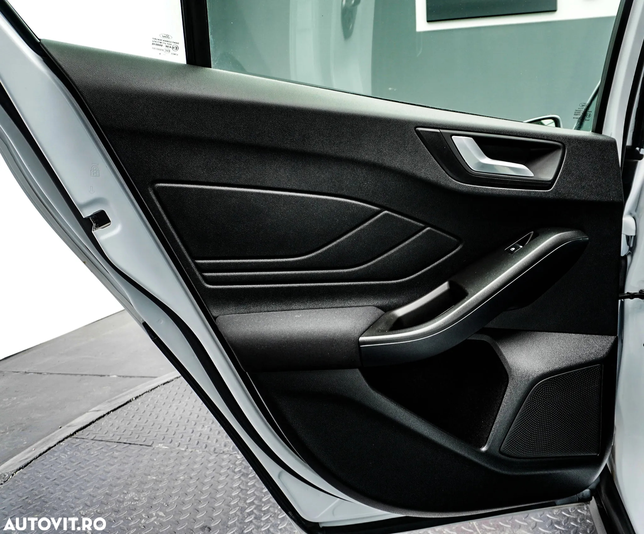 Ford Focus 1.0 EcoBoost Titanium Business - 23