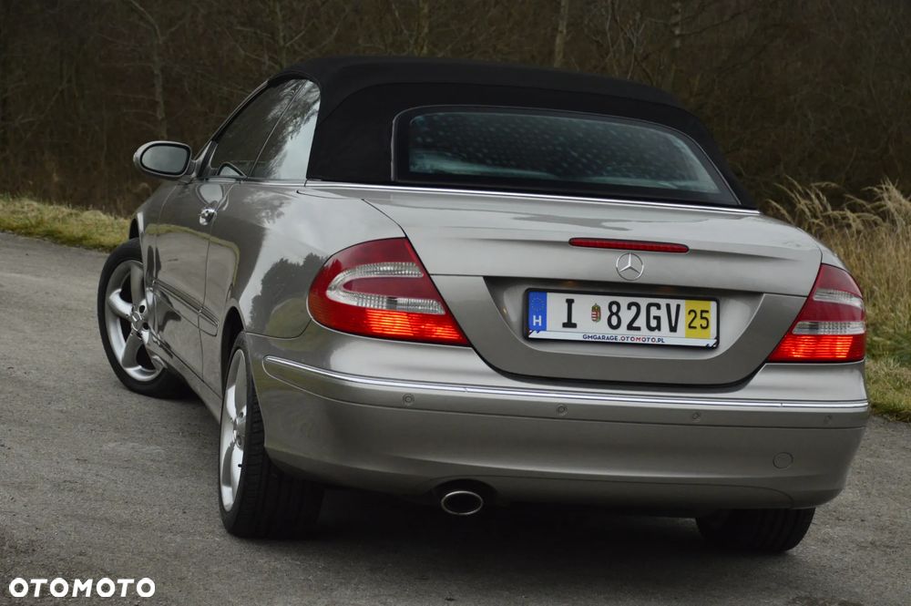 Mercedes-Benz CLK - 12